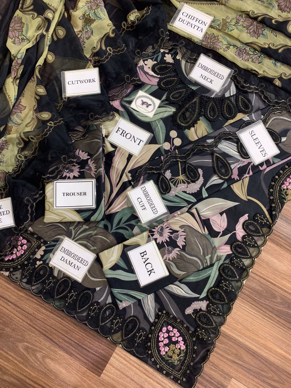 LUXURY LAWN COLLECTION 2025/26 - Image 2